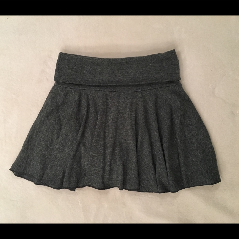 Cute flowy grey skirt w/ built in spandex shorts